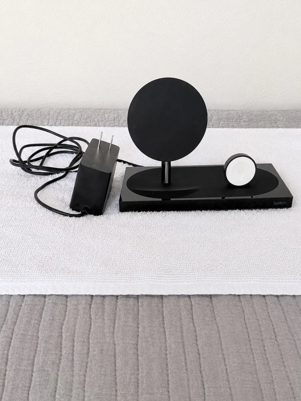 Belkin BOOST↑2-in-1 Wireless Charging Dock | iPhone + Apple Watch | Open Box
